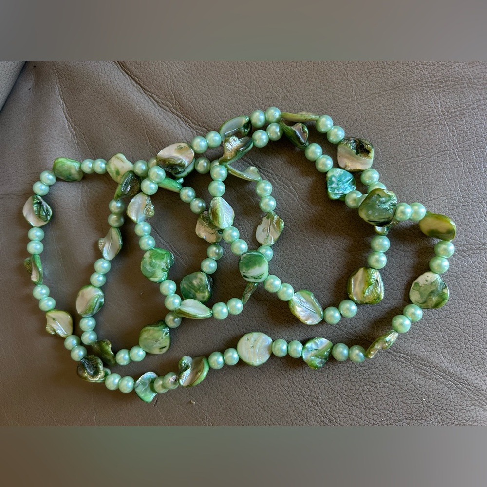 Vintage Green Mother Of Pearl & Bead Long Layering Necklace EUC
